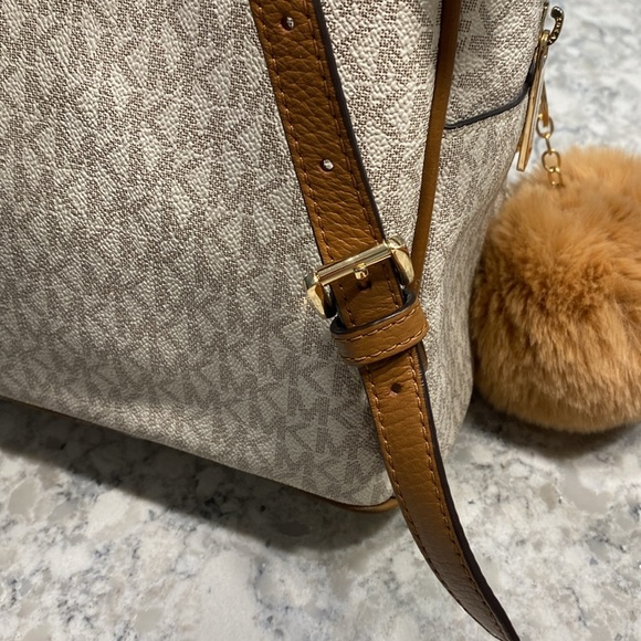 Michael Kors Backpack EUC retails $398 - Picture 6 of 8